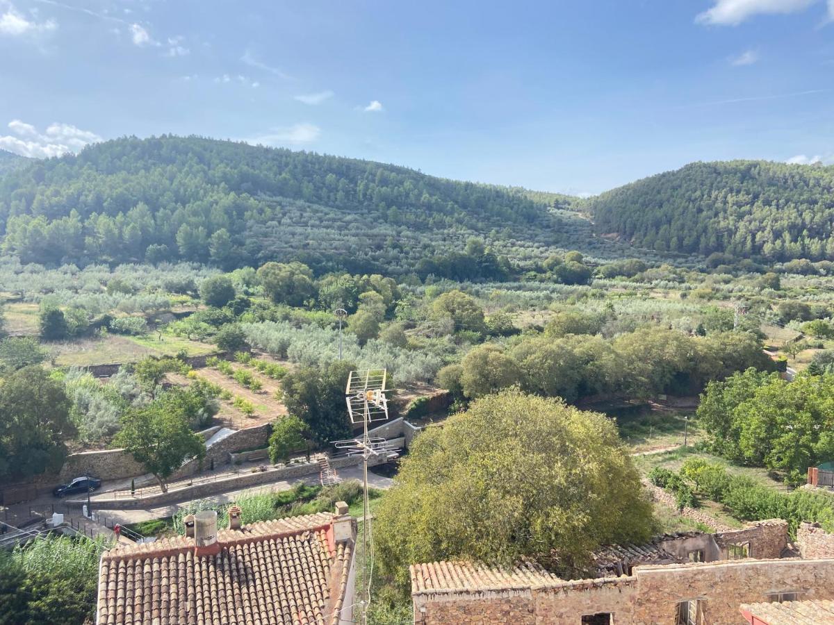 Remote Work In Spanish Mediterranean Countryside Vall de Almonacid Buitenkant foto